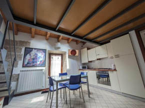 a casa di Leo